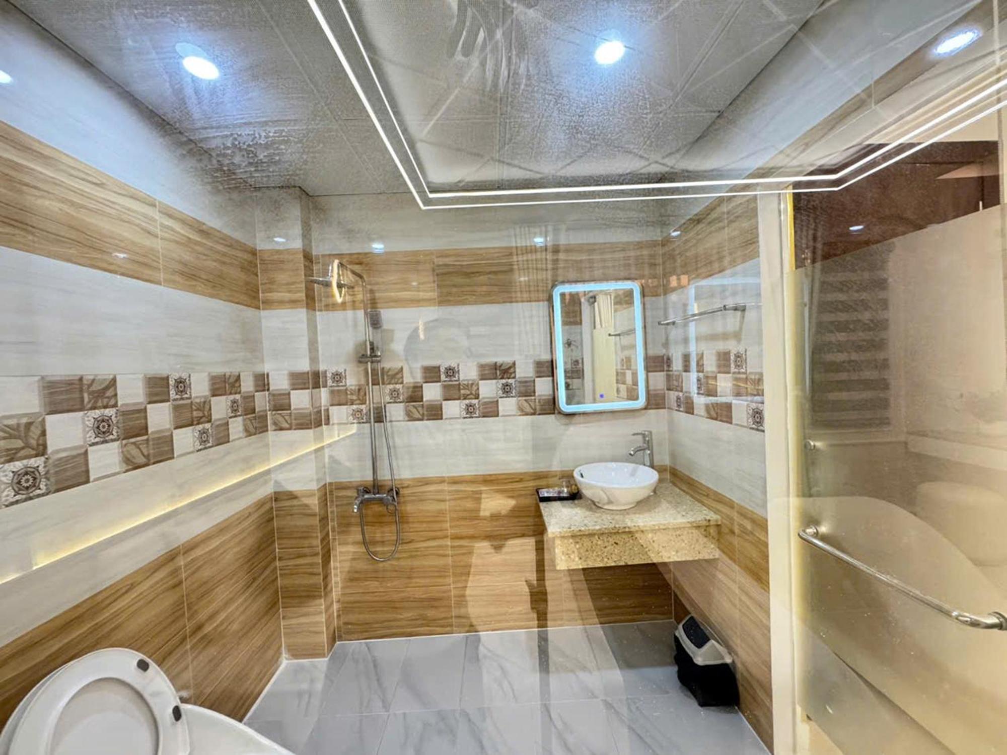 Minh Ngoc Hotel Thành Pho Ho Chí Minh Esterno foto